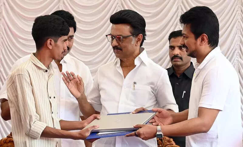 <p>The govt will distribute 10 lakh laptops in the first phase, and another 10 lakh later. The contractor will also have to set up district-wise maintenance centres and a web portal for students to raise grievances. </p>