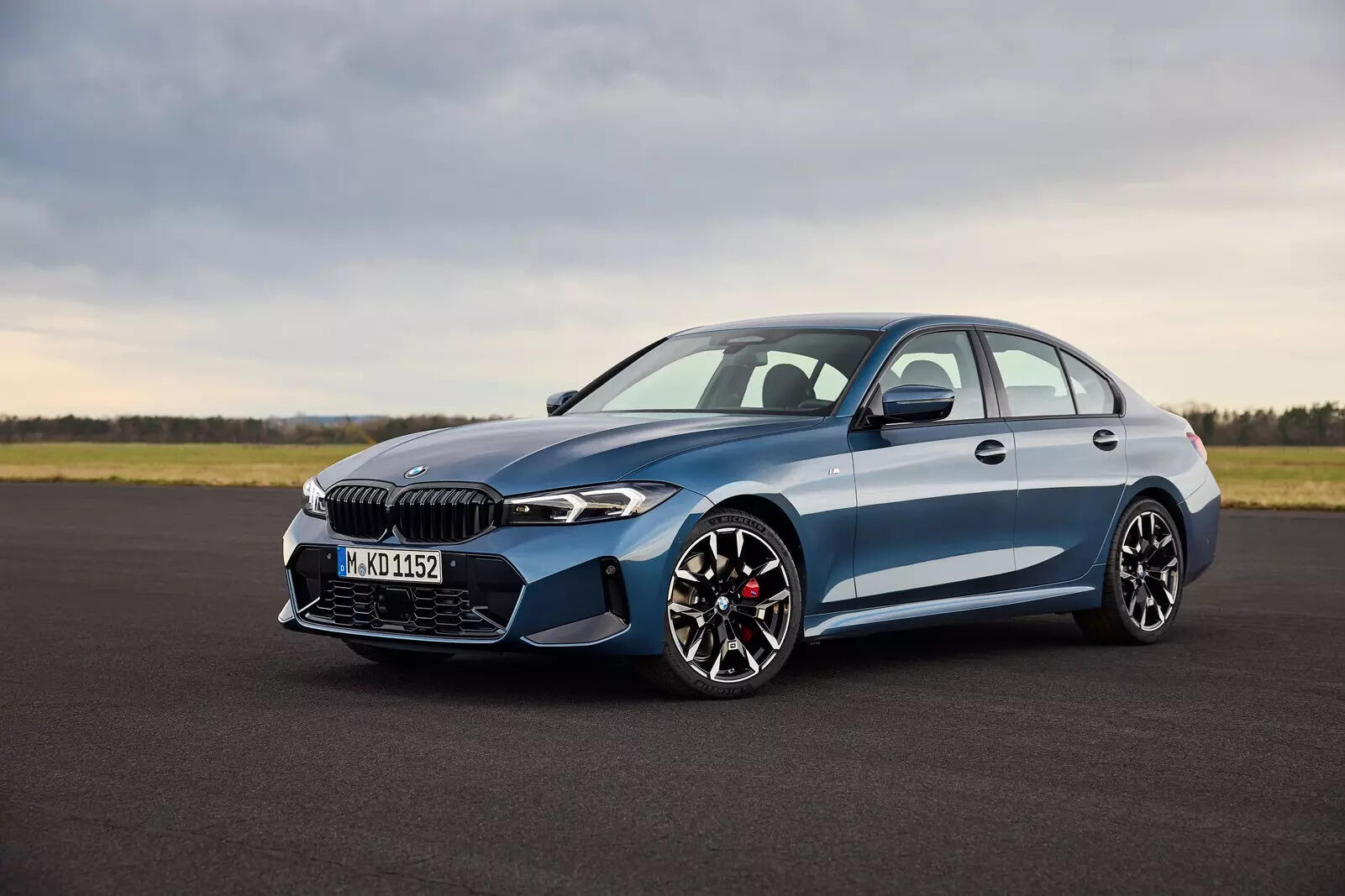 

<p>BMW 330Li M Sport ‘50 Jahre’ edition</p>
<p>“/><figcaption class=