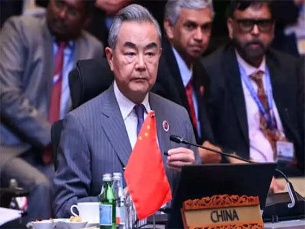 <p>India, China to resume direct flights: MEA</p>