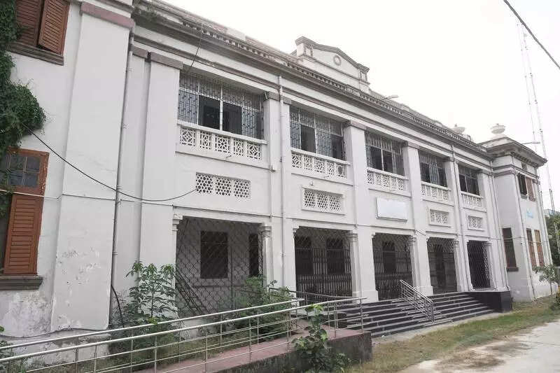 <p>The list of colleges will be finalised by a broad-based committee to be constituted by the govt soon. The committee, comprising academics and experts, will prepare some guidelines for making the final selection of the institutions.</p>
