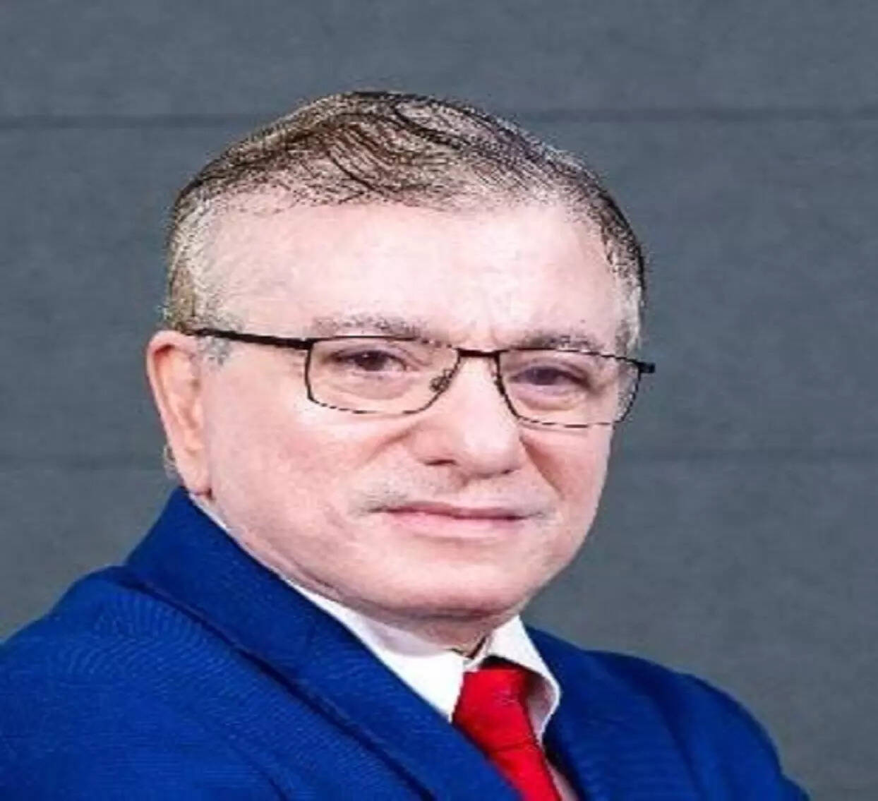 <p>Seasoned Finance Expert Robin Banerjee</p>
