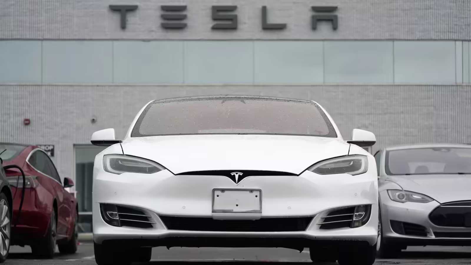<p>Foreign carmakers are increasingly turning to domestic suppliers to provide AI models to offer a more localised experience for Chinese drivers, who have grown accustomed to tech-filled cars.</p>
