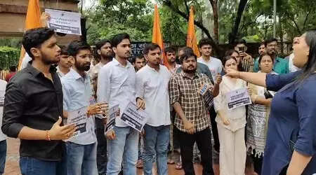 <p>The All India Students Association (AISA), affiliated to Left parties, has already moved the Delhi High Court against the DU's decision to mandate a Rs 1 lakh bond for candidates contesting elections to the DUSU</p>