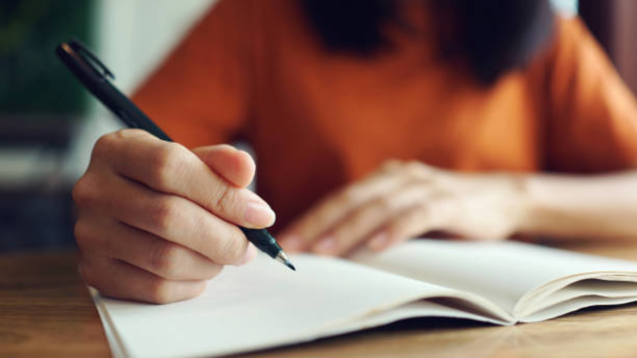 <p>The minister also strongly criticised the University Grants Commission (UGC) for releasing its draft Learning Outcomes-based Curriculum Framework (LOCF).</p>