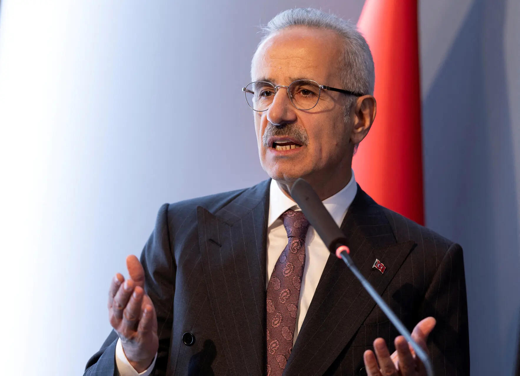 <p>FILE PHOTO: Turkey's Minister of Transport and Infrastructure Abdulkadir Uraloglu addresses the audience during a signing ceremony in Istanbul, Turkey, April 29, 2024. REUTERS/Umit Bektas/File Photo</p>