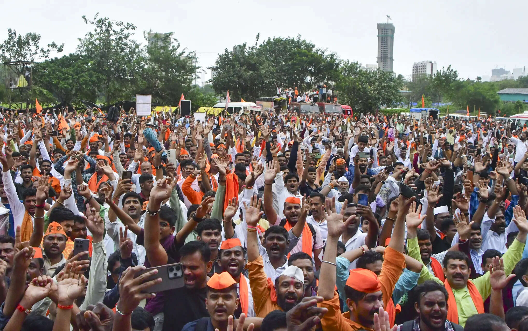 <p>Supporters gather during a hunger strike by Maratha quota agitation leader Manoj Jarange in Mumbai.</p>