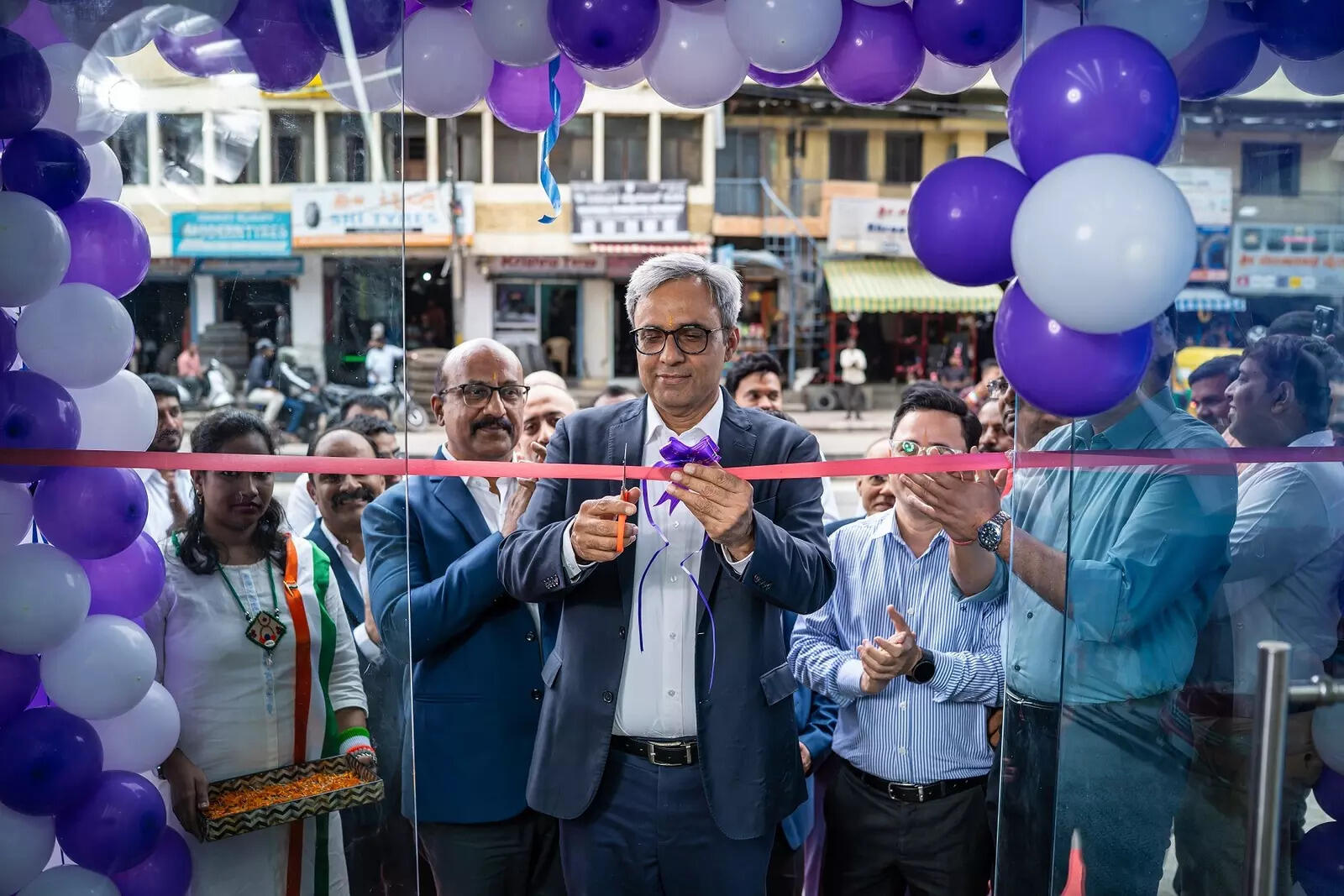 Apollo Tyres Launches First Super Premium Retail Outlet in Bengaluru, ETAuto Automobile Gyan