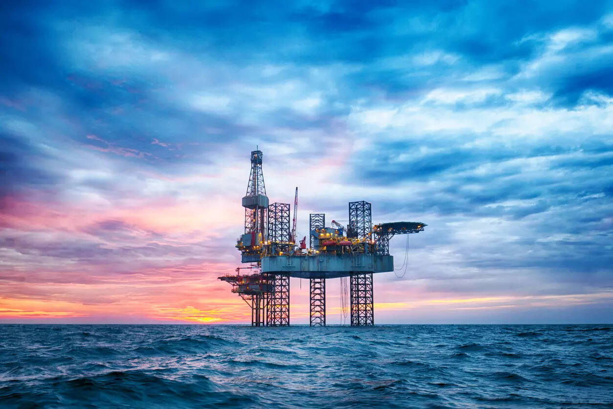 <p>India, the world’s third-largest oil importer, has sharply ramped up Russian crude purchases since 2022, rising from under 1 per cent of imports to nearly 40 per cent . </p>