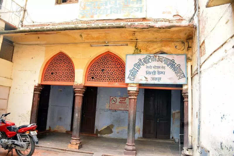 <p>Officials said that due to heavy rain in the past two weeks across the state, a few school buildings were damaged, and in some districts like Kota, school buildings also had to be demolished due to the damage</p>