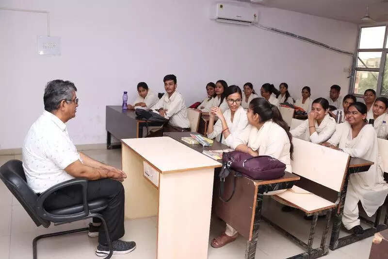 <p>At National PG College, his classes were known for inclusivity, interactive discussions and emphasis on skill-building rather than rote learning</p>