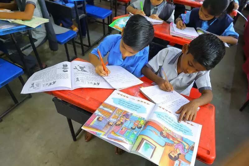 <p>The Thane Congress unit, which claimed to have raised the issue, urged that daily school communications with govt departments should also be strictly conducted in Marathi</p>