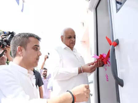 <p>Gujarat has about 34,500 government schools, including nearly 32,000 primary schools, but faces serious gaps in manpower and infrastructure, with 1,606 schools running with just one teacher and over 19,000 teacher posts vacant.<br></p>