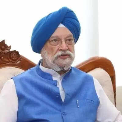 <p>Petrol blended with 20 per cent ethanol extracted from sugarcane or foodgrains, is safe to use, he said.<br></p>