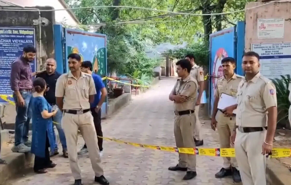 <p>Bomb disposal squads and police teams were rushed to the campuses. Students and staff members were evacuated as a precautionary measure, officials said.<br></p>