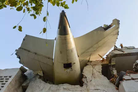 <p> The Supreme Court on Monday agreed to examine whether the ongoing probe into the June 12 Air India plane crash in Ahmedabad, which claimed over 260 lives, meets the standards of fairness, transparency, and independence.</p>