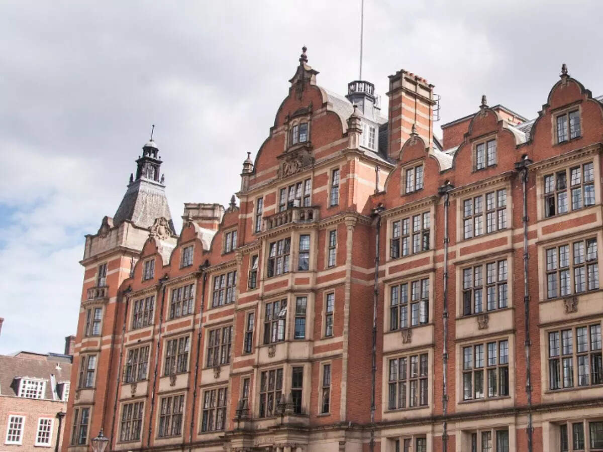 <p>According to The Times report, the London School of Economics secured the top position with a perfect score of 1000</p>
