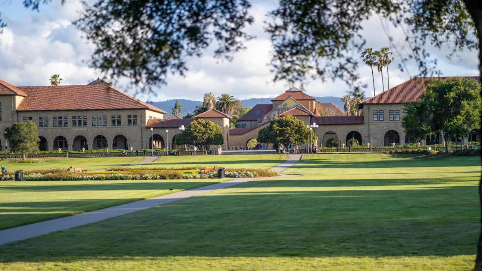 <p><em></em>Every year, the Stanford University releases data for top 2% researchers across the world</p>