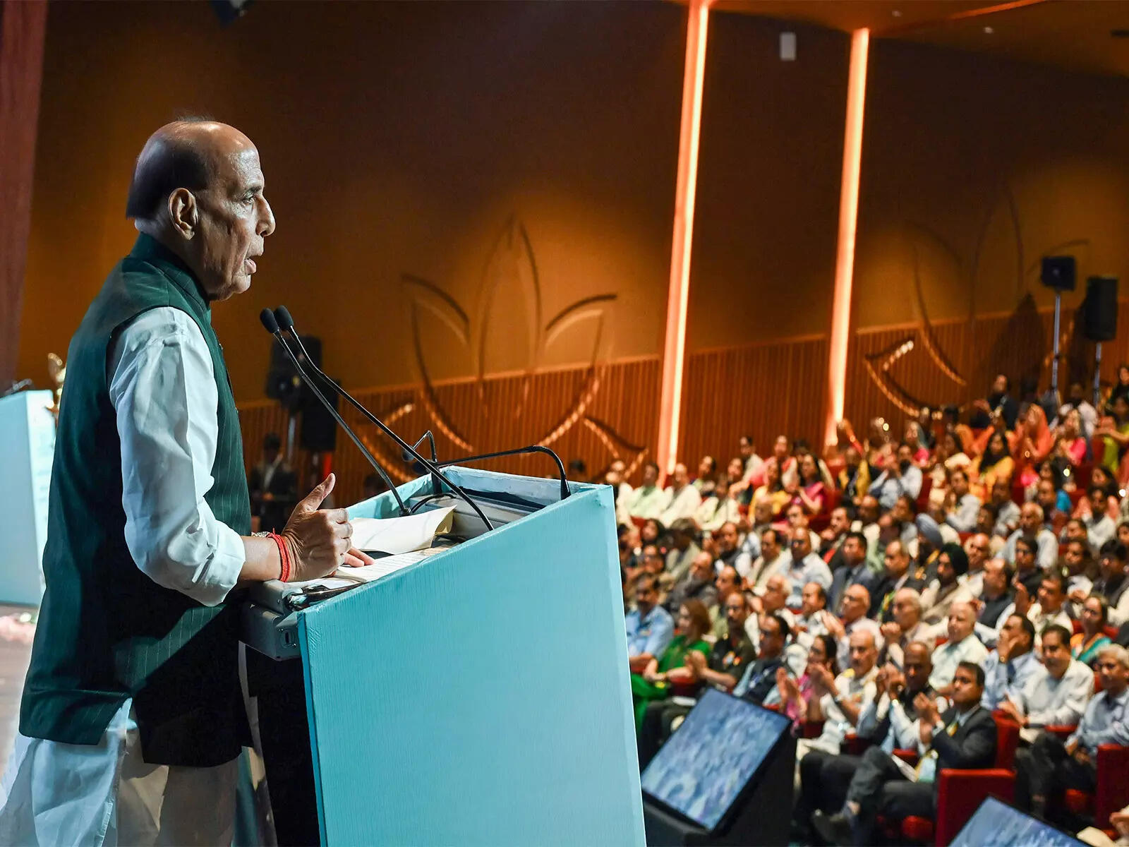 <p>Defence Accounts Department ensured efficient resource utilisation, financial management during Op Sindoor: Rajnath Singh</p>