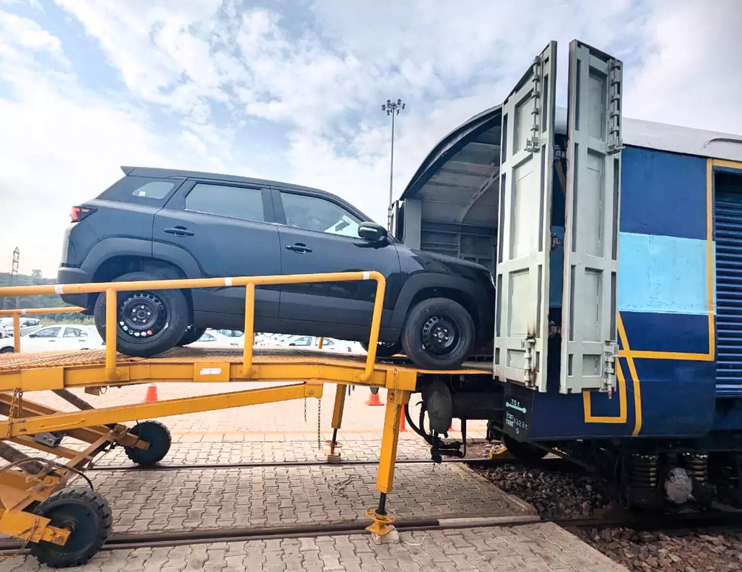 <p>With festive sales momentum running high and supply chains under pressure, the auto industry is racing against time to meet customer expectations.</p>