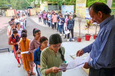 <p>Drishti IAS, in its advertisement, prominently claimed 