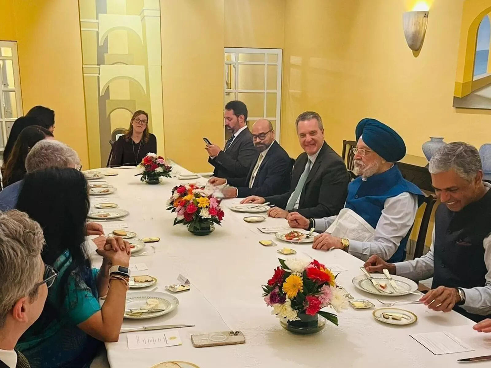 <p>The two further held talks on the exchange of best practices between both nations.</p>