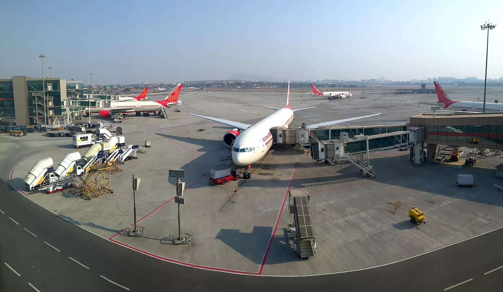 India to get 2 new airports in Delhi and Mumbai, ETTravelWorld