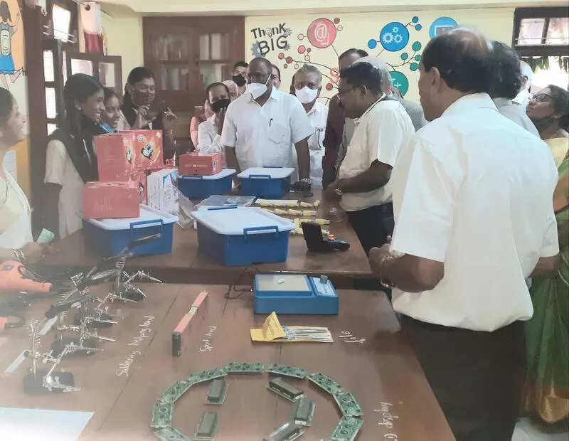 <p>In a bid to ignite interest in science among rural students, the department of school education and literacy has launched an initiative to set up science labs in select govt high schools in rural areas. The project being rolled out in phases will establish laboratories in 250 govt high schools this year. Of them seven will be in Dharwad.</p>