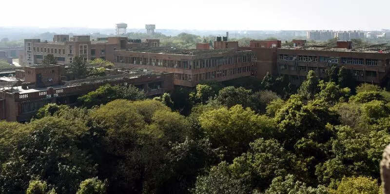 <p>As the university is facing a fund crunch, it will seek external support, possibly from a ministry or other agencies.</p>