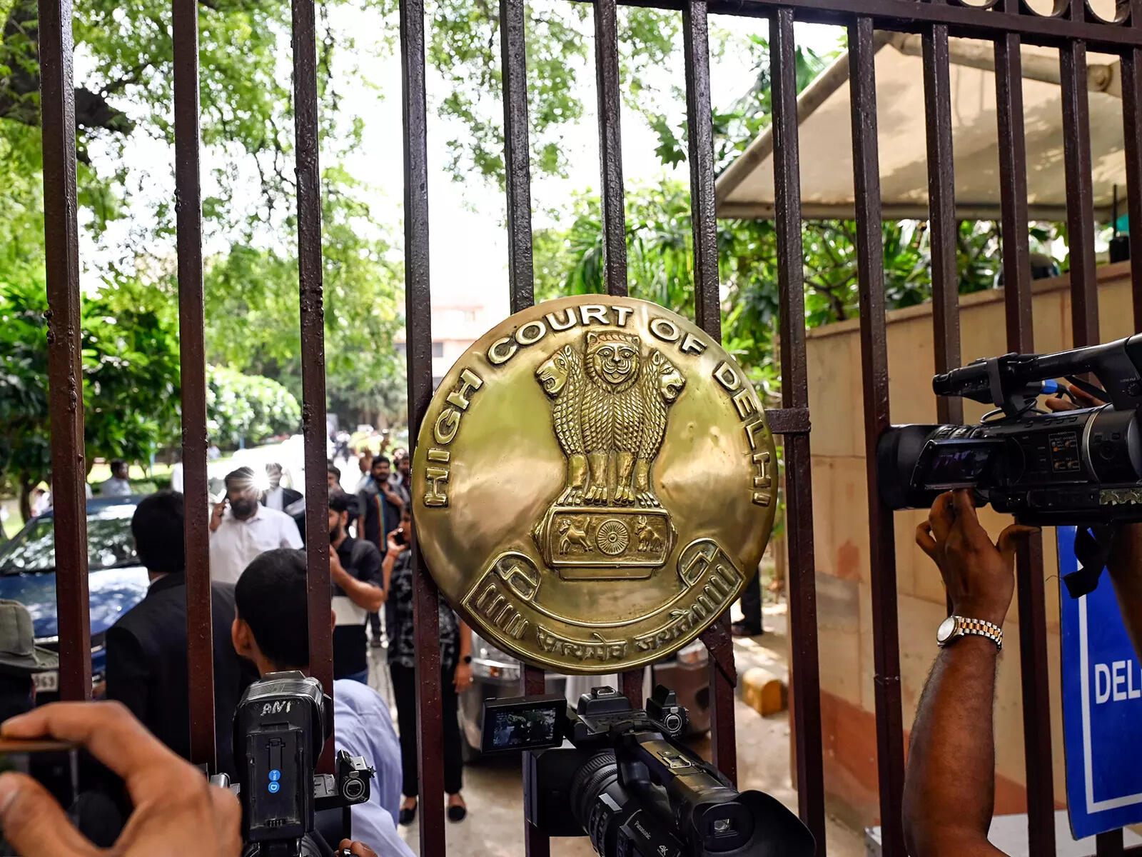 <p>Sameer Wankhede promotion case: Delhi HC rejects Centre's review, imposes Rs 20,000 cost</p>