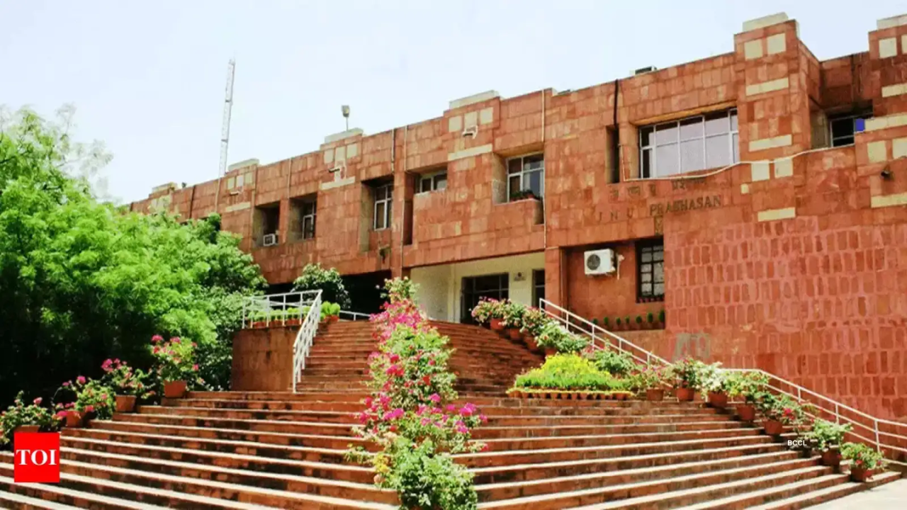 <p>Police said an FIR was registered against them at the Vasant Kunj (North) Police Station</p>