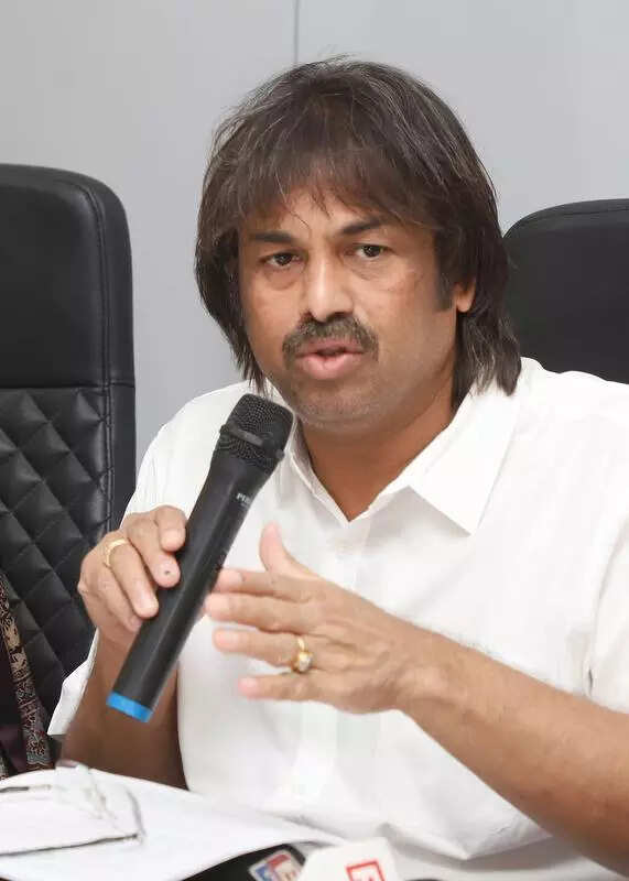 <p>The number of KPS has been increased from 500 to 800 to bring about a radical change in the education sector and provide quality education</p>