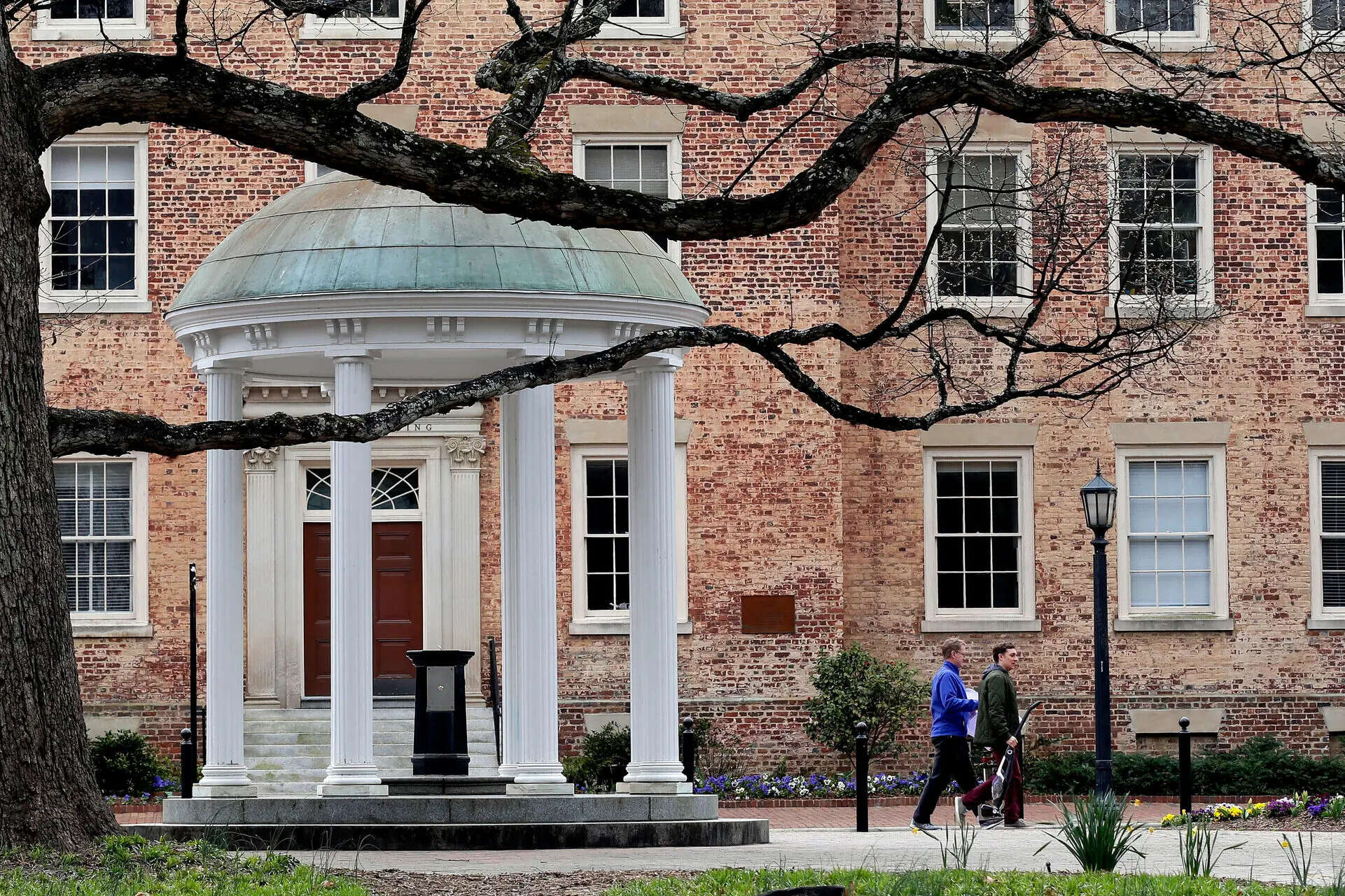<p>Tuition across Alabama colleges has shown modest variation, remaining flat in some institutions while increasing by as much as 7% since 2024</p>