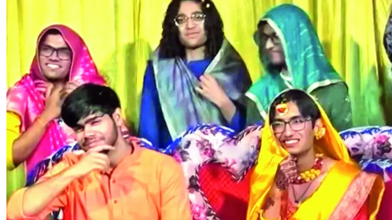 <p>Pics from a viral video of last year’s mock wedding at IIT-Kanpur<br></p>