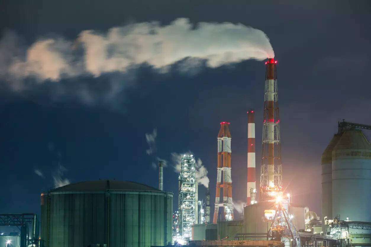 <p>India will significantly reduce direct Russian crude imports from late November due to new US sanctions on Rosneft and Lukoil. </p>