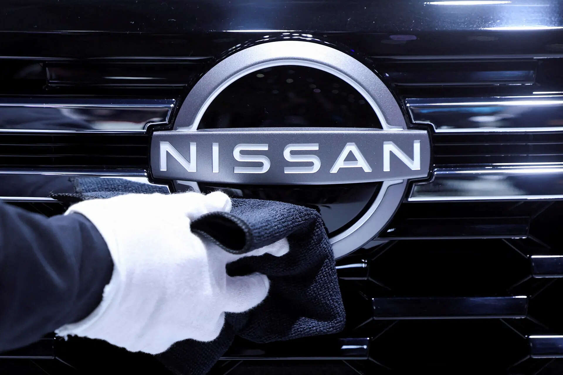 KKR was the leading candidate to buy Nissans Yokohama headquarters after submitting the highest bid, a source familiar with the matter told Reuters in August.