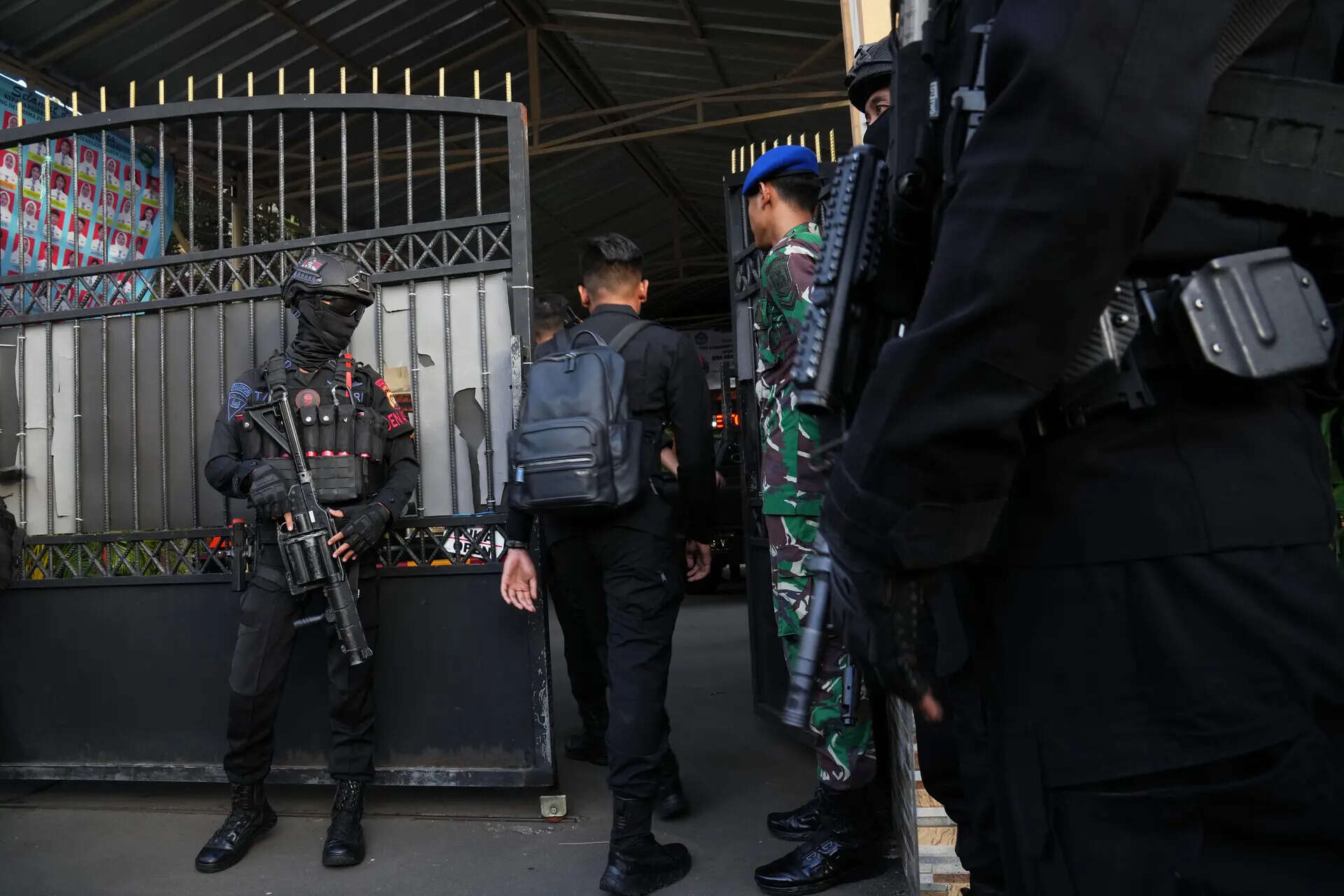 <p>Students and others ran out in panic as gray smoke filled the mosque.</p>