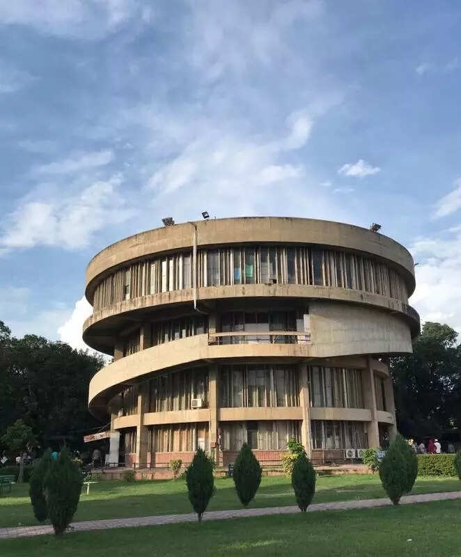 <p>The university has decided to advise all managements to issue advertisements for the post of regular principals within 30 days and ensure that the procedure for advertising is followed as per the notice circulated earlier. </p>