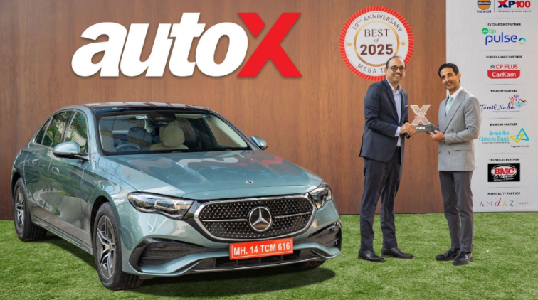 <p>From L to R: Santosh Iyer, MD & CEO at Mercedes-Benz India Pvt. Ltd. receiving the ‘Best of 2025’ award for the Mercedes-Benz E-Class from Dhruv Behl, Founder and Editor-In-Chief, autoX</p>