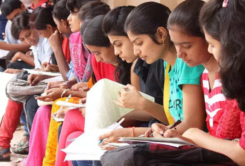 <p>The students alleged increased interference of agents and brokers in admissions, which they said should be curbed through strict action.</p>