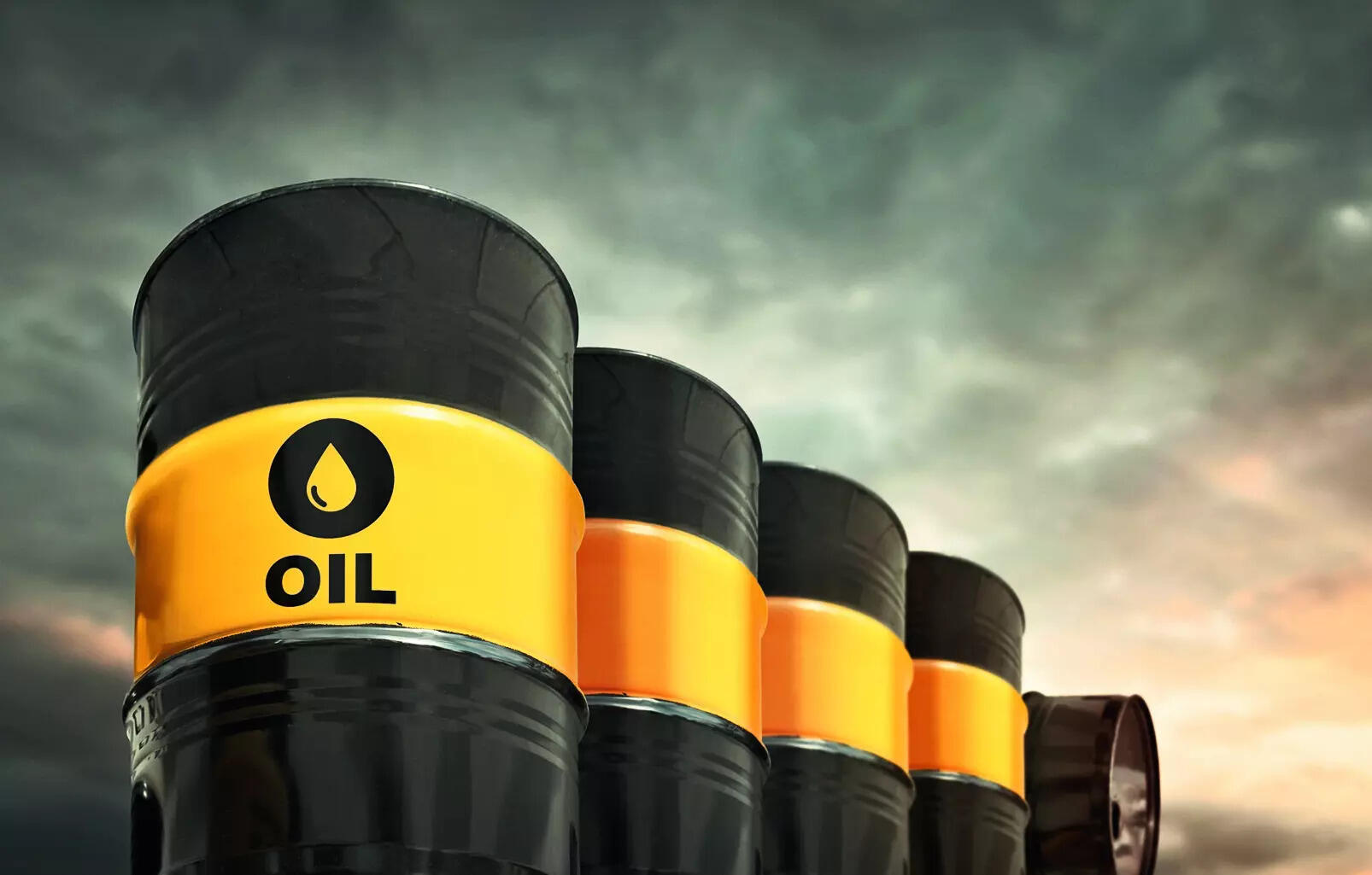 Turkiye was the largest buyer of Russian oil products last month, with imports valued at 957 million, nearly half of which was diesel. It also purchased 929 million worth of Russian pipeline gas and 572 million worth of crude.