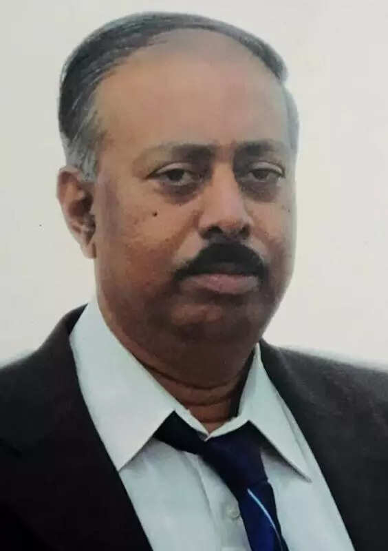 <p>Sources said he had attended a meeting at Gandhigram Rural Institute in Dindigul on Thursday, where he reportedly felt uneasy</p>