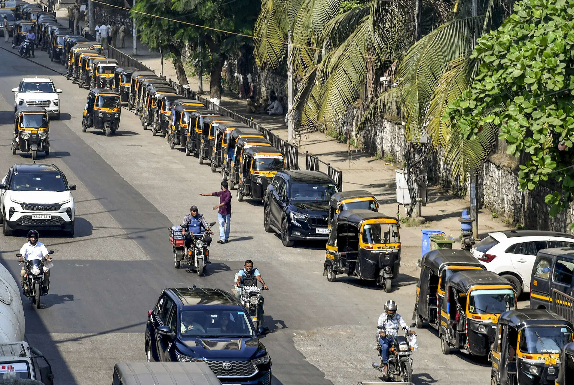 <p>A task force linked to the universities in the state should be formed to give progress reports every fortnight, the governor said.<br></p>