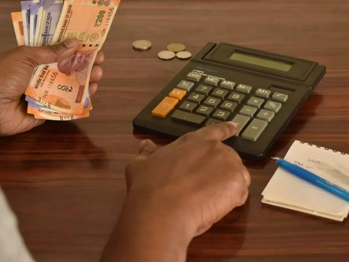 <p>South Chhotanagpur commissioner and vice chancellor (in-charge) of the university Anjani Kumar Mishra held a meeting with DSPMU officials on Monday</p>