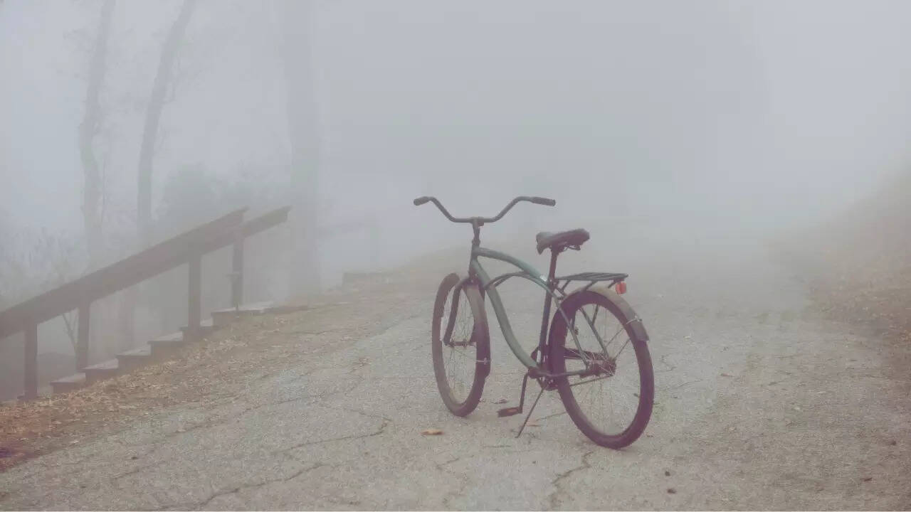 <p>Despite the weather change in Punjab, many boys from various government schools in Ludhiana are seen attending their daily classes without a proper warm uniform, during both morning and evening sessions of the schools</p>