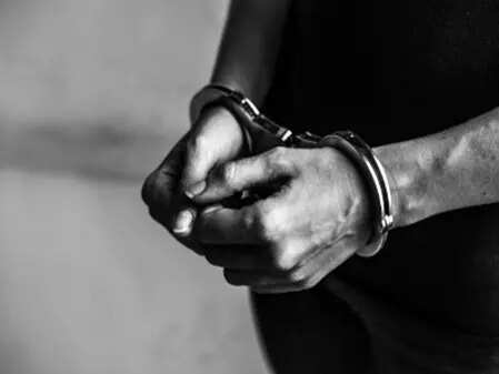 <p>One of the cigarette shops is reportedly situated directly in front of the SCD Govt College gate</p>