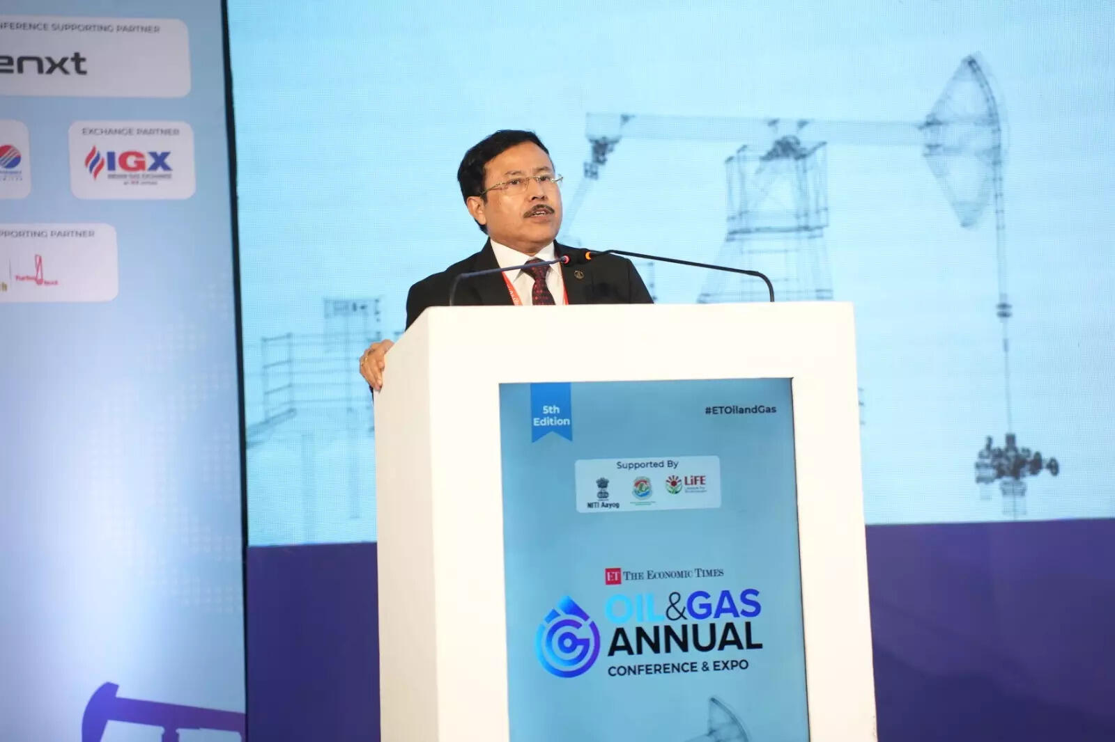 <p>Renewable capacity is also scaling rapidly toward a 500 GW target.</p>