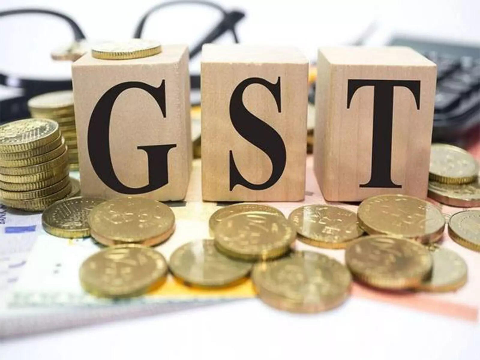 <p>India’s GST collections in November 2025 rose marginally to ₹1.70 lakh crore, up 0.7% year-on-year, with year-to-date collections growing 8.9%. </p>