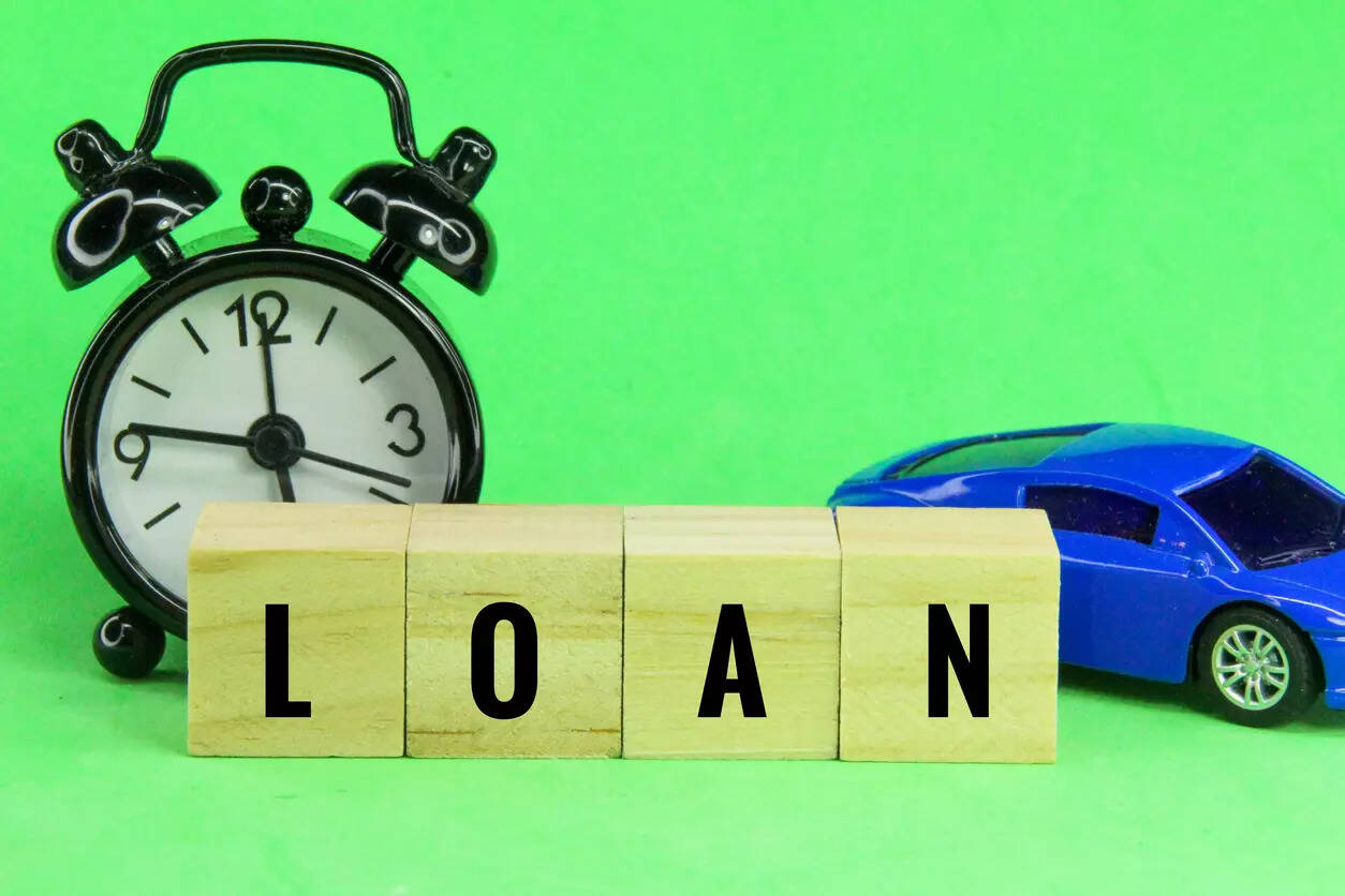 The WALR on outstanding rupee loans eased by 63 basis points during the period, reflecting broad-based transmission across sectors.