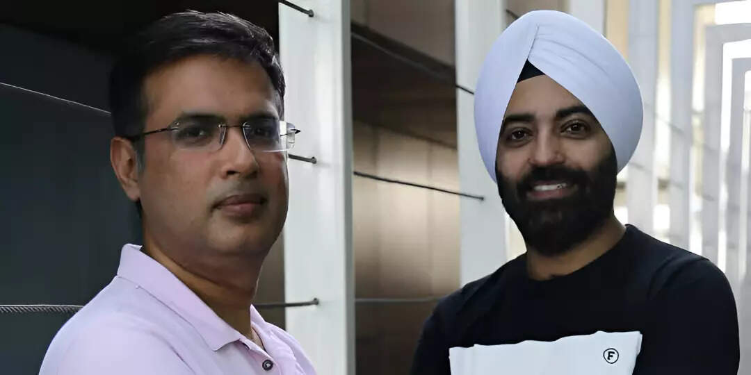 

<p>नितिन छाबड़ा और <span class=