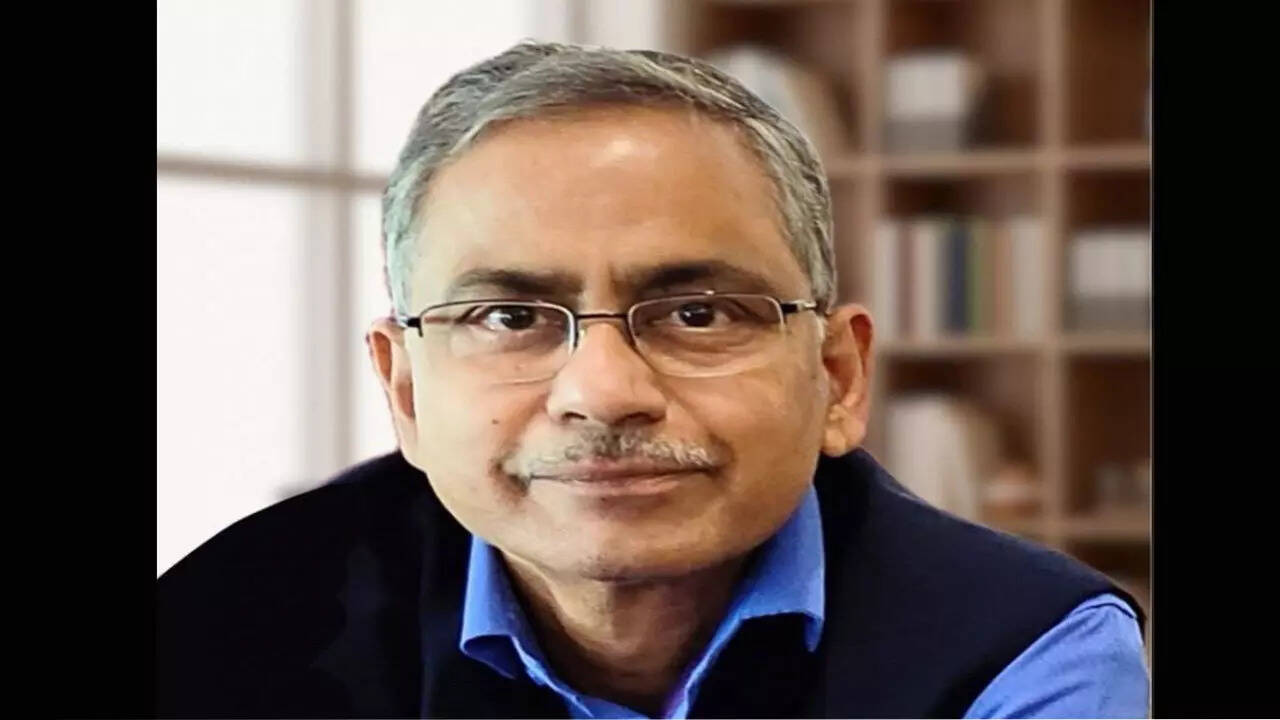 <p>Kishore M Paknikar</p>